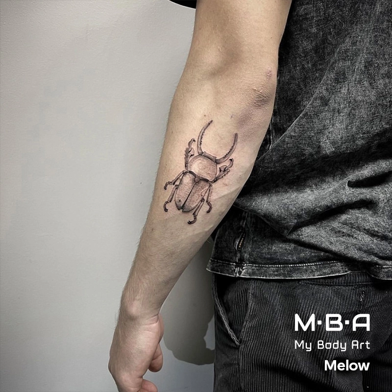 tatouage scarabee réalisé par Melow, résidente à MBA - My Body Art Lyon