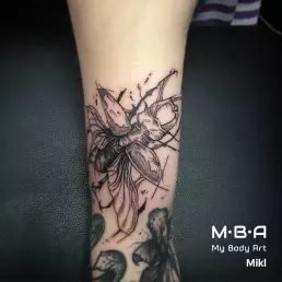 tatouage scarabee réalisé par Mikl, résident à MBA - My Body Art Grenoble