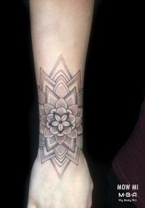 Tatouages réalisés par Mow Mi, au shop de Lyon (Terreaux)