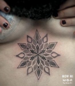 Tatouage réalisé par Mow Mi, au shop de Lyon (Terreaux)
