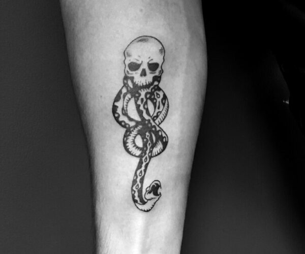 Marque des ténèbres réalisé par Milton à MBA – My Body Art Saint-Etienne