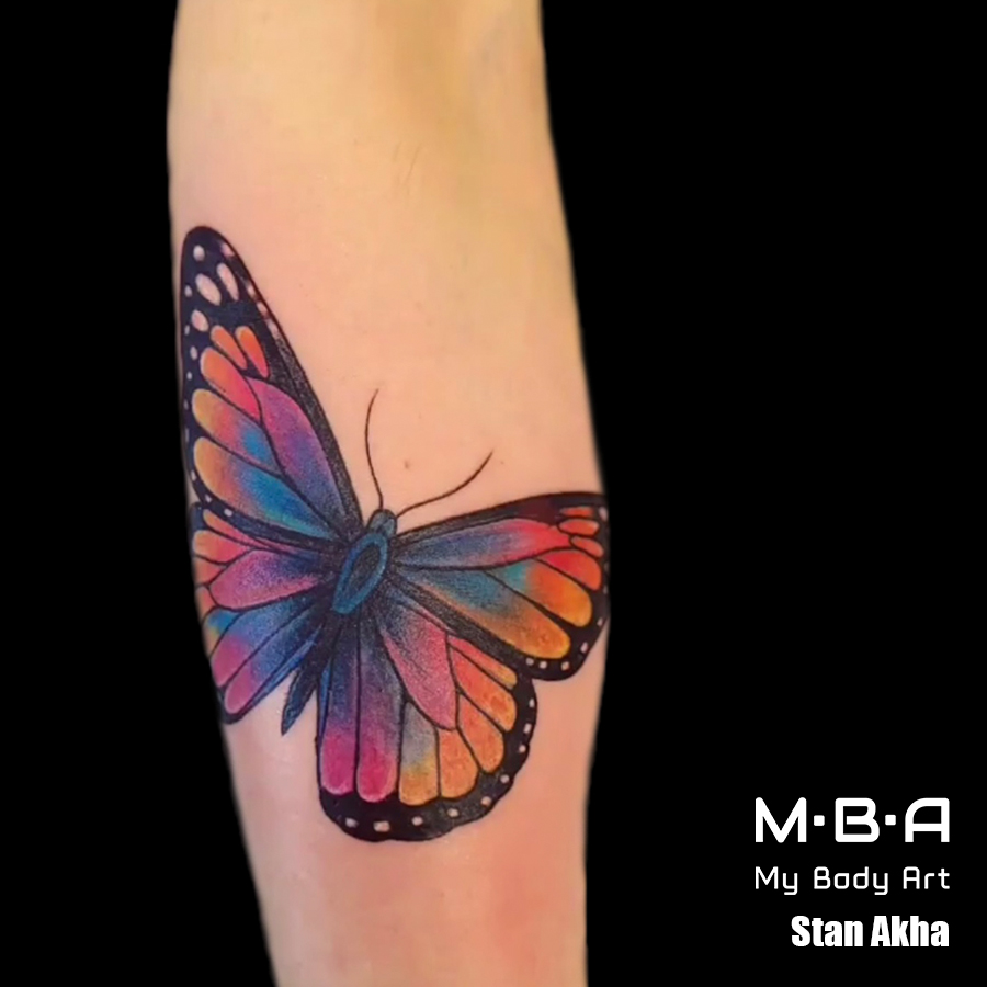 Tatouage papillon, réalisé par Stan Akha à MBA - My Body Art Villeurbanne