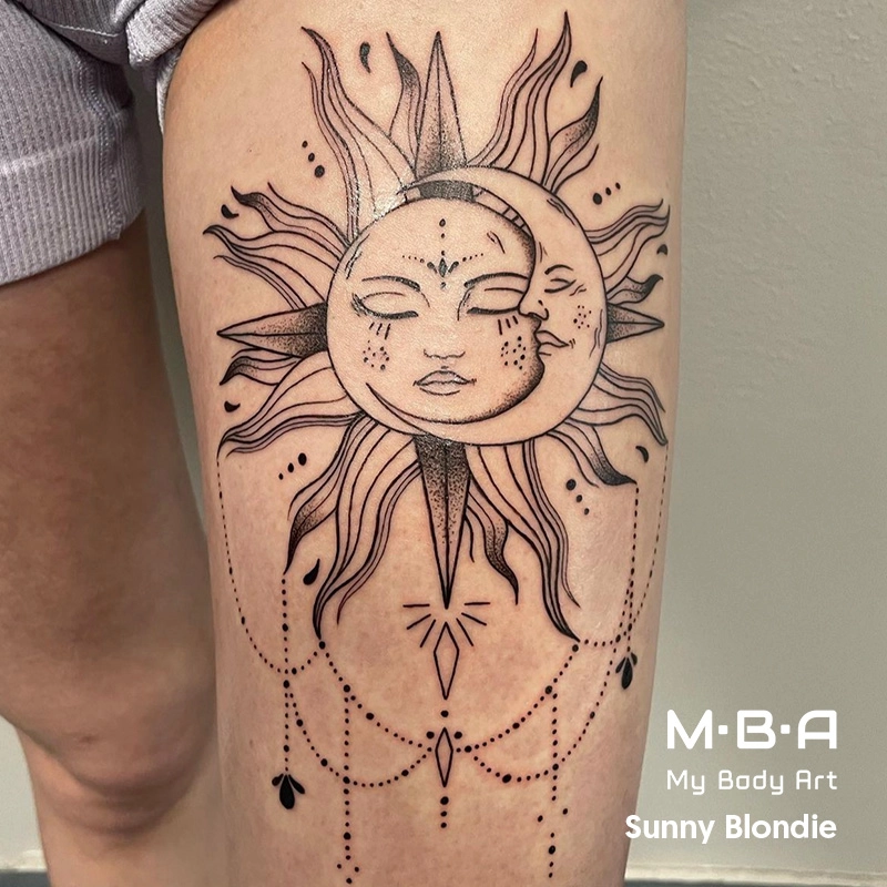 tatouage soleil et lune réalisé par Sunny Blondie tatoueuse à MBA - My Body Art Chambéry