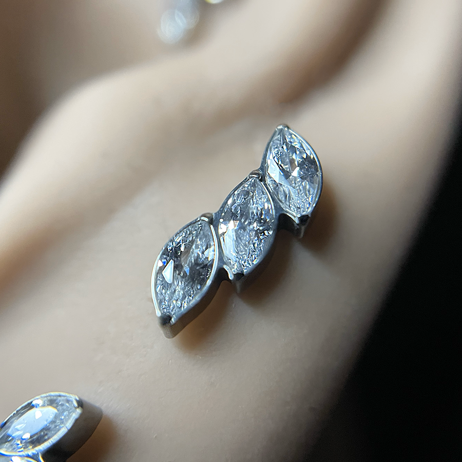 bijou marquise à 3 strass pour piercing d'oreille